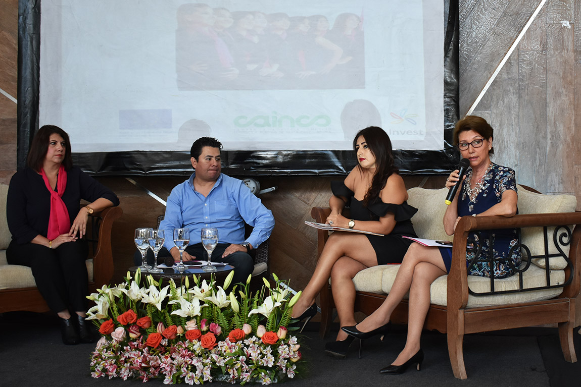 Rectora de la UPSA en panel sobre acciones para la equidad de género